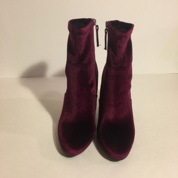 NWOT Steve Madden Edit Burgundy Ankle Boots - Picture 2 of 7